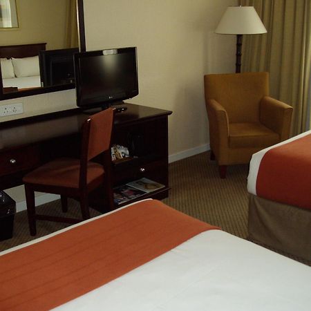Garden Court Or Tambo International Airport Hotell Kempton Park Eksteriør bilde