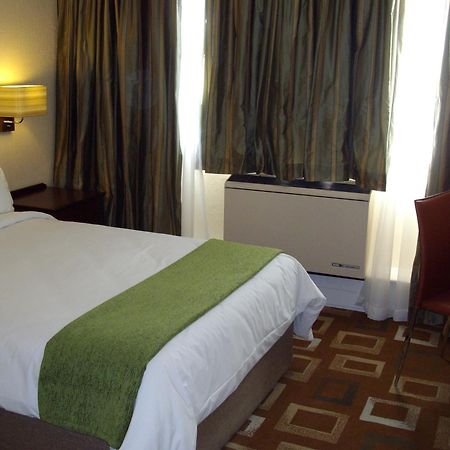 Garden Court Or Tambo International Airport Hotell Kempton Park Eksteriør bilde