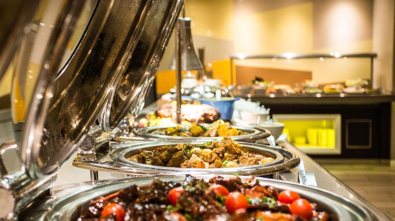Garden Court Or Tambo International Airport Hotell Kempton Park Eksteriør bilde