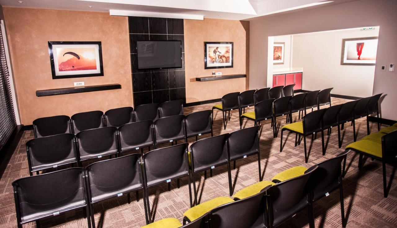 Garden Court Or Tambo International Airport Hotell Kempton Park Eksteriør bilde