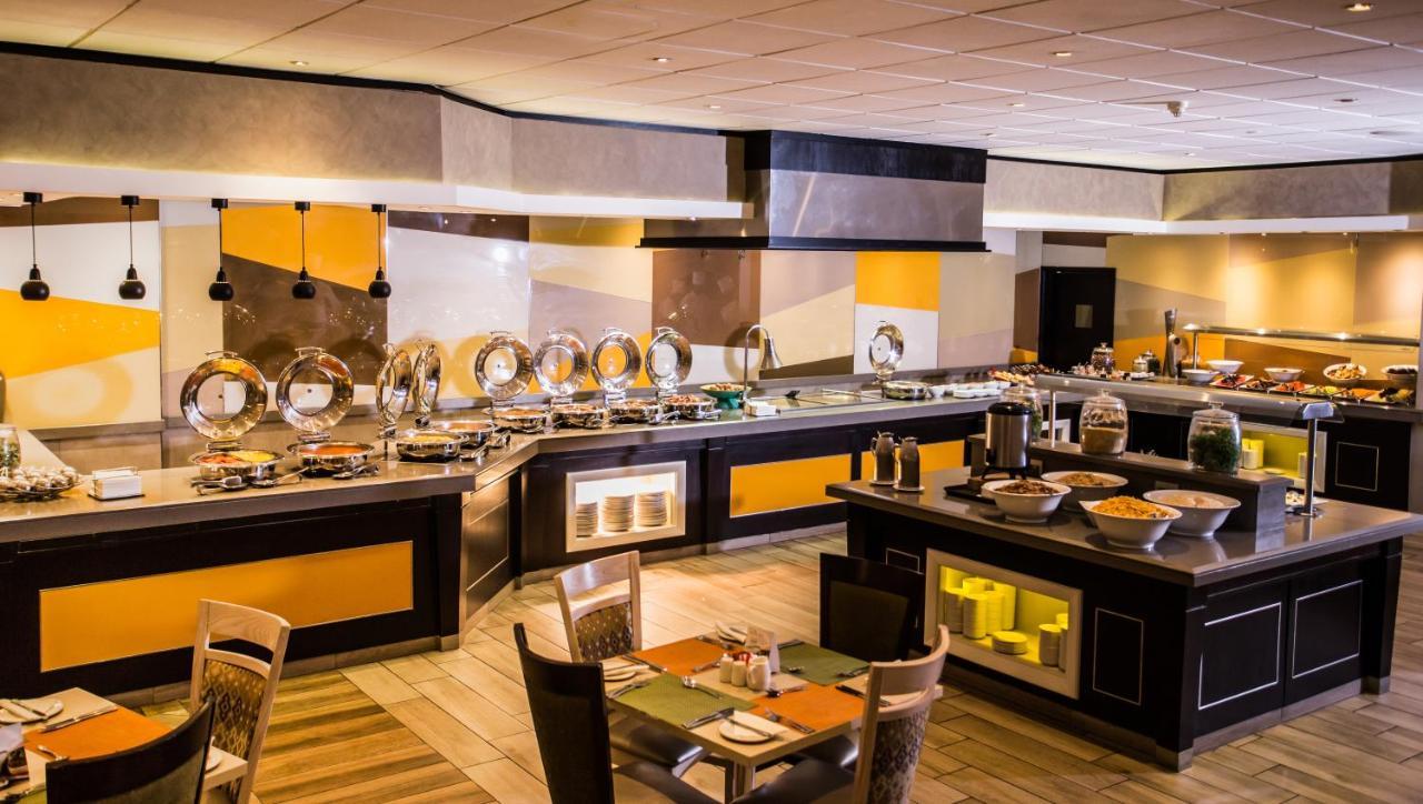 Garden Court Or Tambo International Airport Hotell Kempton Park Eksteriør bilde