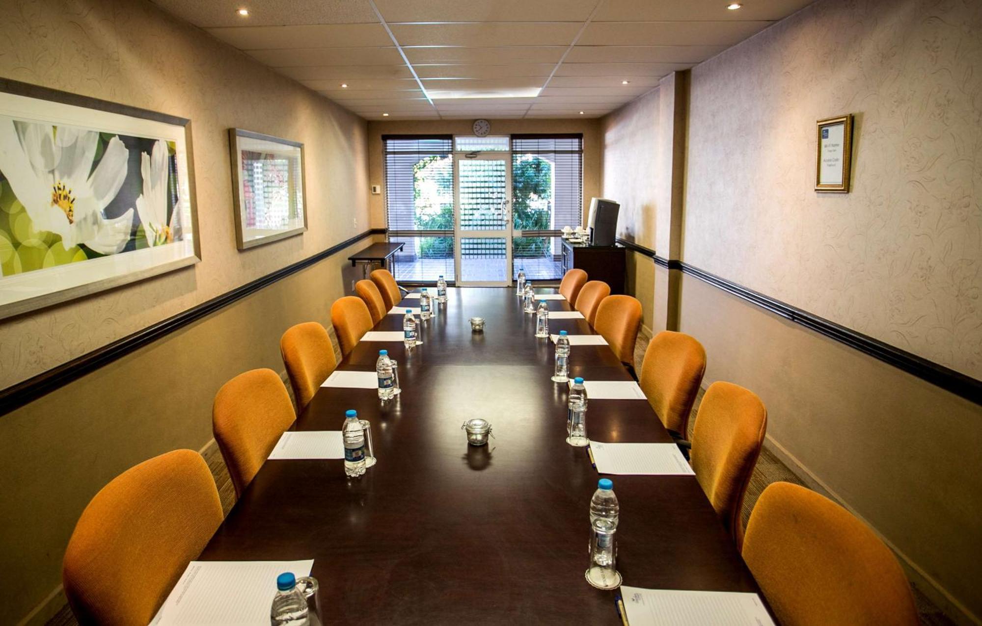 Garden Court Or Tambo International Airport Hotell Kempton Park Eksteriør bilde