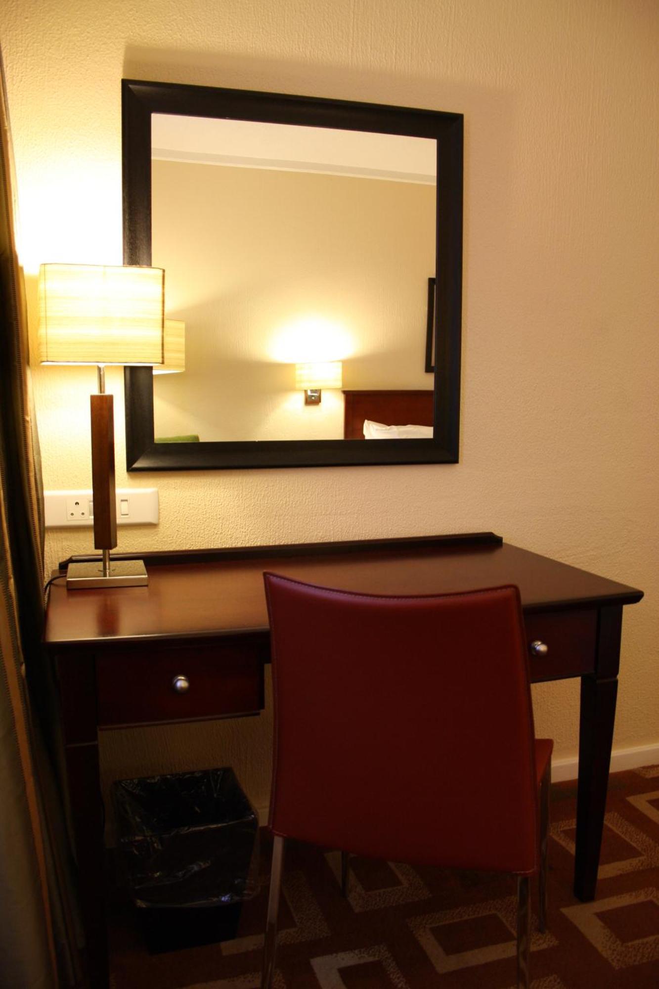 Garden Court Or Tambo International Airport Hotell Kempton Park Eksteriør bilde
