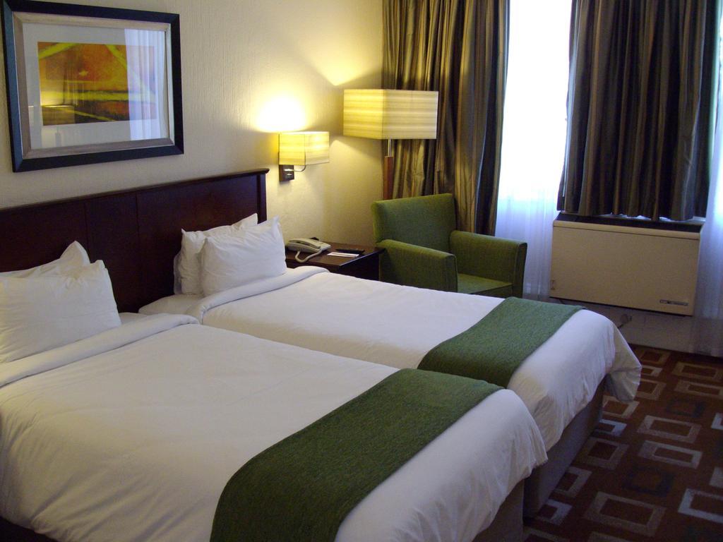 Garden Court Or Tambo International Airport Hotell Kempton Park Eksteriør bilde