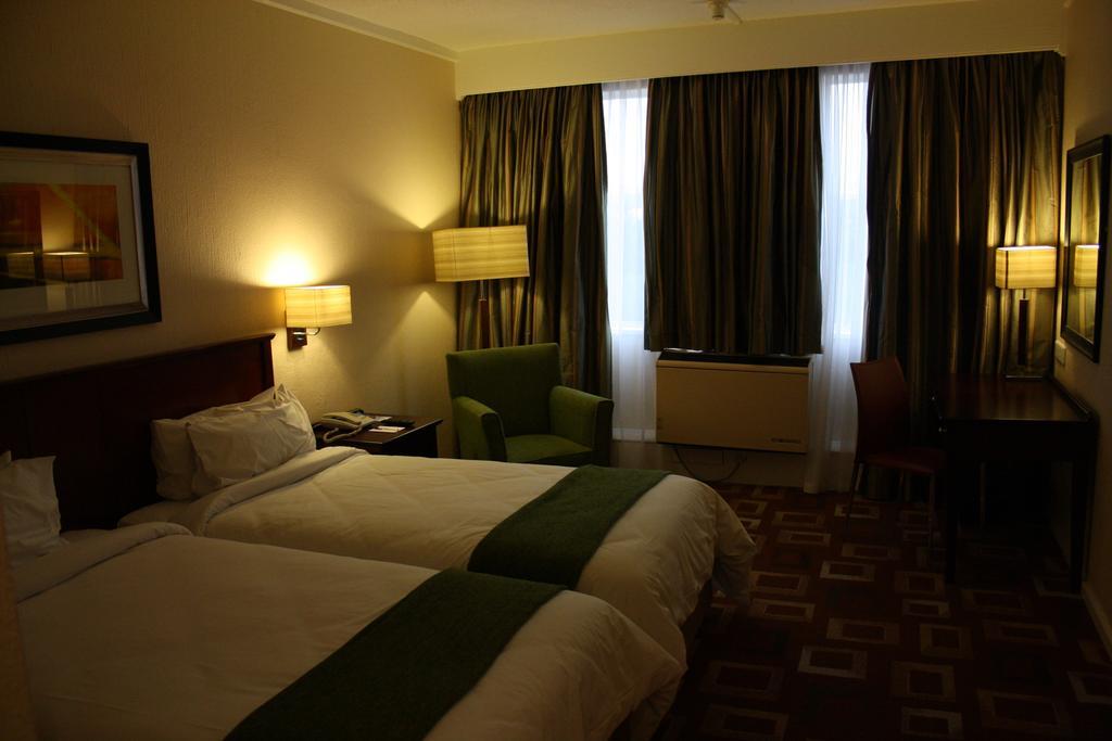 Garden Court Or Tambo International Airport Hotell Kempton Park Eksteriør bilde